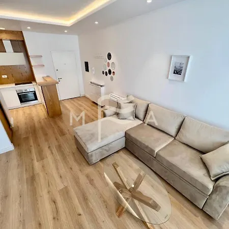 White Pearl 763 Durrës